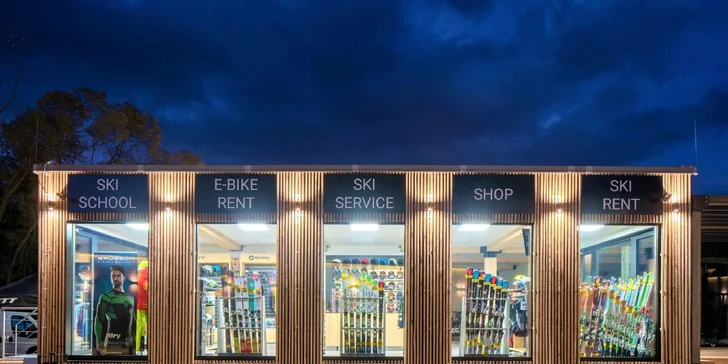 Zábava na svahu v SKI CENTRUM DEMÄNOVÁ - skipasy, požičovňa, inštruktor či vstup na bežkársku dráhu!
