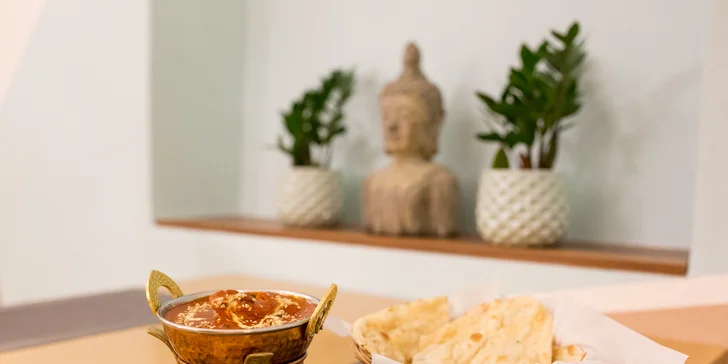 Butter chicken masala s basmati ryžou alebo indickým chlebom
