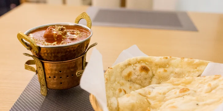 Butter chicken masala s basmati ryžou alebo indickým chlebom