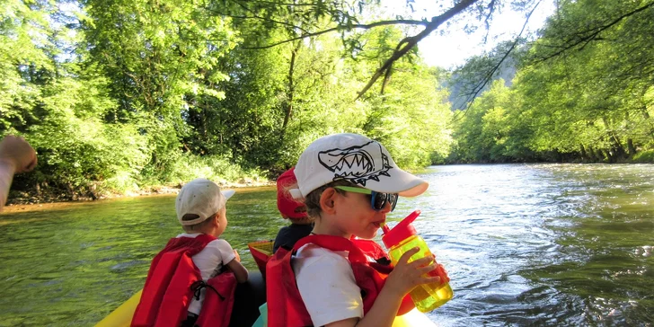 Nasadnite na raft alebo kanoe a splavujte Hron!