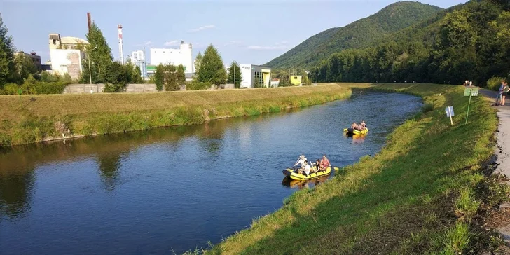 Nasadnite na raft alebo kanoe a splavujte Hron!