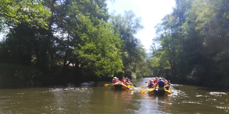 Nasadnite na raft alebo kanoe a splavujte Hron!