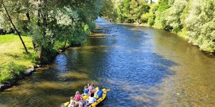 Nasadnite na raft alebo kanoe a splavujte Hron!