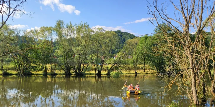 Nasadnite na raft alebo kanoe a splavujte Hron!
