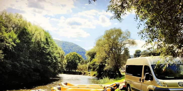 Nasadnite na raft alebo kanoe a splavujte Hron!