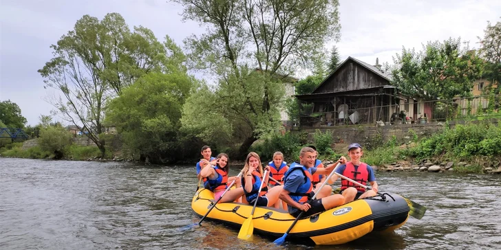 Nasadnite na raft alebo kanoe a splavujte Hron!
