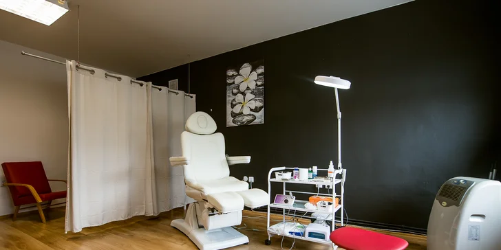 Odmeňte svoje nohy s wellness či kombinovanou pedikúrou v salóne Betty