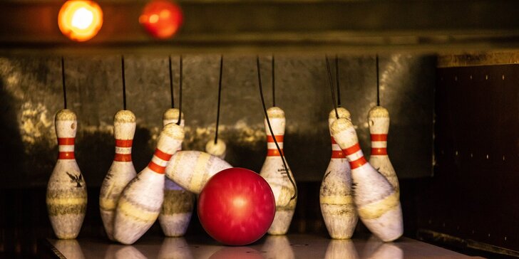 Hodina zábavy na bowlingu pre celú rodinu i partiu
