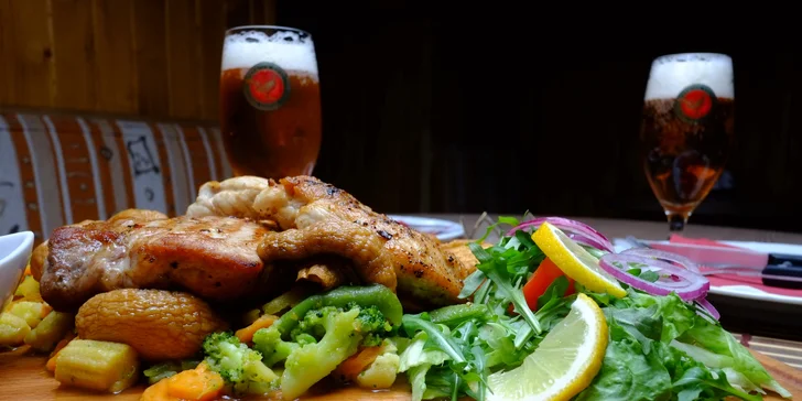 Trojité steakové kombo s prílohou a pivom alebo dezertom pre 2 osoby