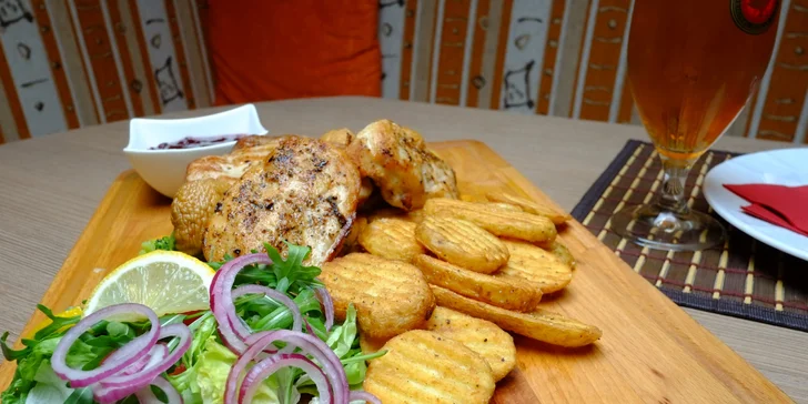 Trojité steakové kombo s prílohou a pivom alebo dezertom pre 2 osoby