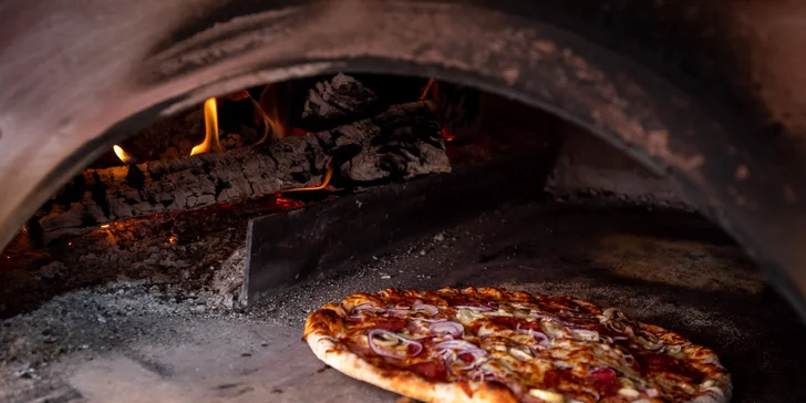 Celá pizza podla vášho výberu v Bongiorno Pizza Italia