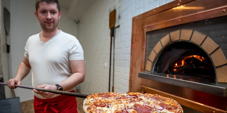 Celá pizza podla vášho výberu v Bongiorno Pizza Italia