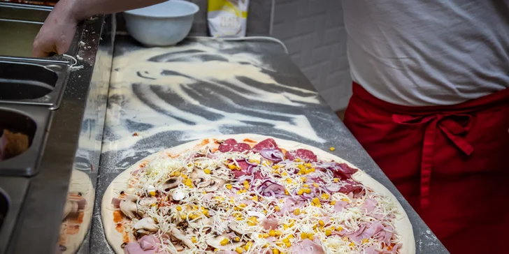 Celá pizza podla vášho výberu v Bongiorno Pizza Italia