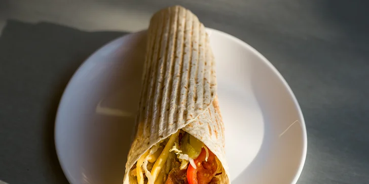 Kebab (box, placka, bageta) alebo falafel už aj v novootvorenej prevádzke OSMAN CITY KEBAP
