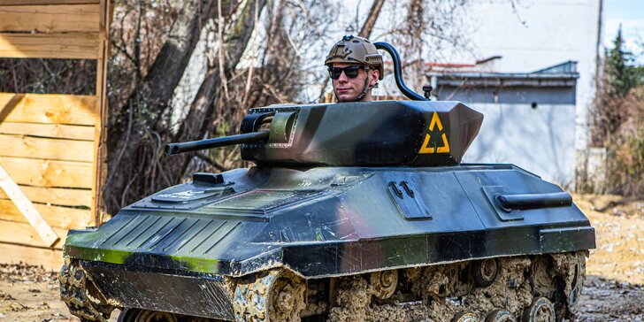 Zažite adrenalínovú jazdu na mini tanku v HERO FACTORY!