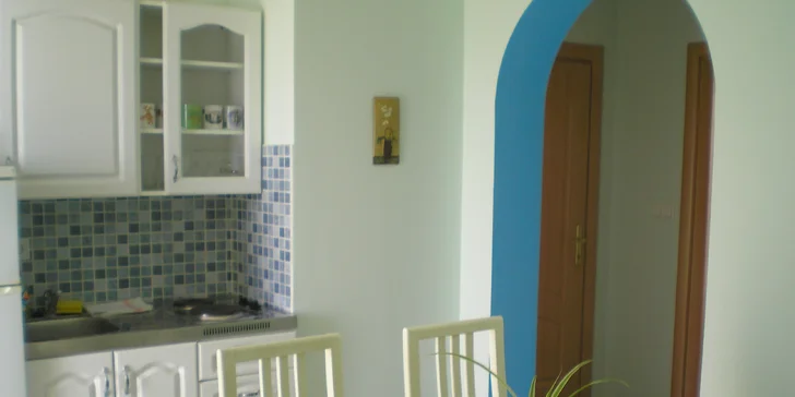 Dovolenka v Chorvátsku: pobyt v apartmáne s raňajkami priamo pri pláži
