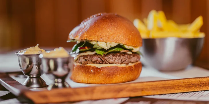Skvelé Geronimo burger menu a Dallas burger na donášku!
