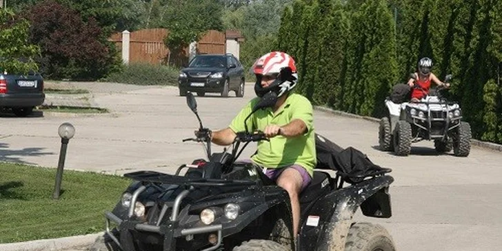 Požičajte si štvorkolku a brázdite letom s kamošmi