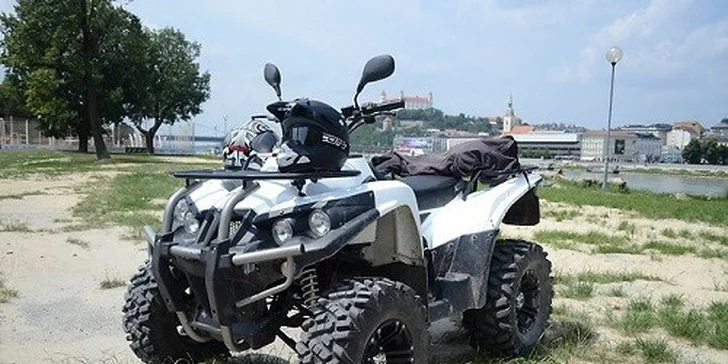Požičajte si štvorkolku a brázdite letom s kamošmi