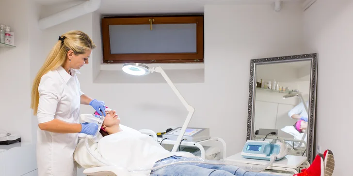 Pre krásnu a vypnutú pleť: aplikácia kyseliny hyalurónovej