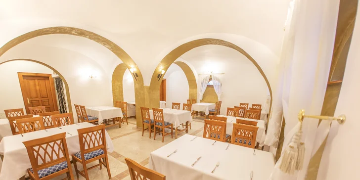 Kaštieľ Dezasse Jaslovské Bohunice **** - romantika s neobmedzeným wellness a špičkovou gastronómiou