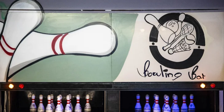 Hodina zábavy na bowlingu pre celú rodinu i partiu