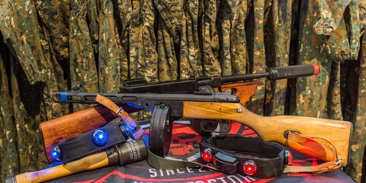Zábava pri laser tagu v HERO FACTORY - najnovší typ zbraní