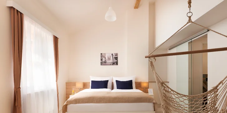 Až 7 nocí v krásnom apartmáne v centre Prahy a plavba po Vltave či večera v krčme