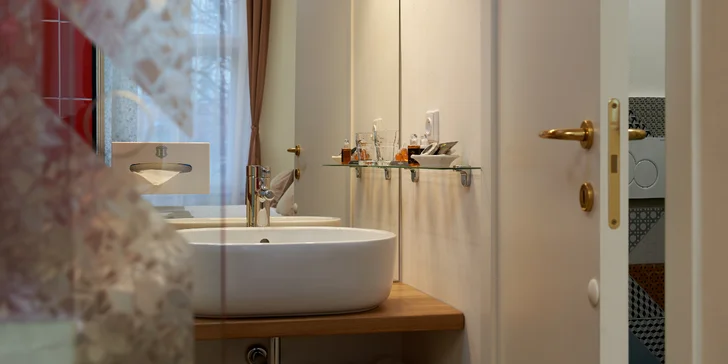 Až 7 nocí v krásnom apartmáne v centre Prahy a plavba po Vltave či večera v krčme