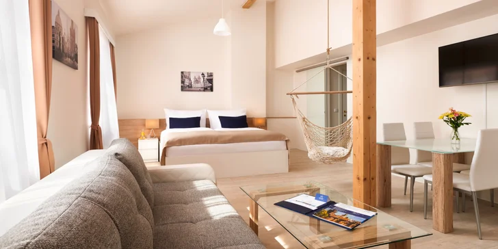 Až 7 nocí v krásnom apartmáne v centre Prahy a plavba po Vltave či večera v krčme