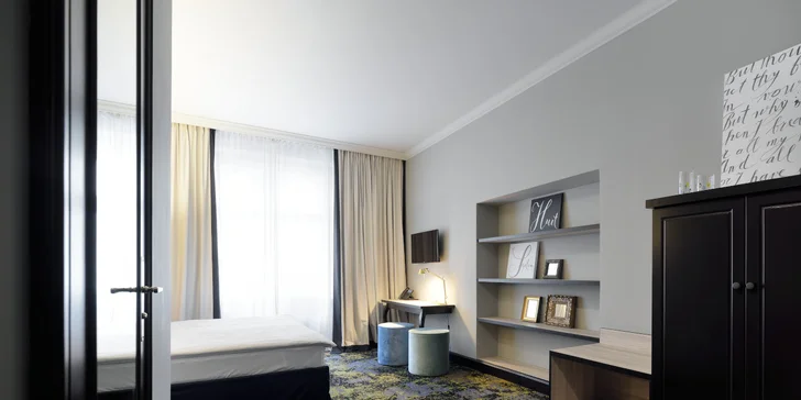 4 * pobyt v historickom centre Prahy s raňajkami aj romantickým menu v reštaurácii pri Karlovom moste