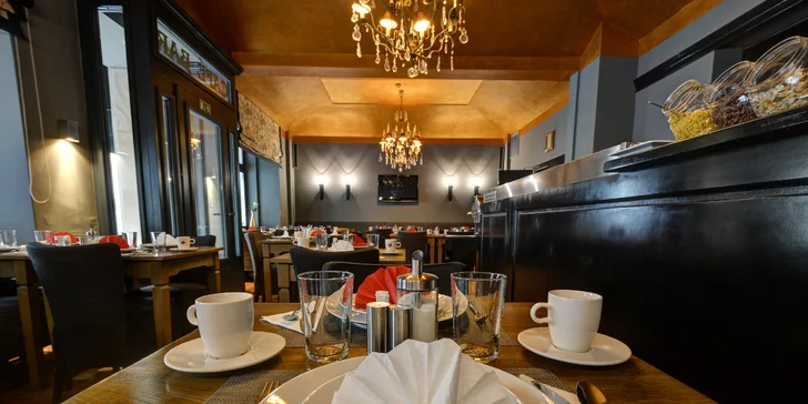 4 * pobyt v historickom centre Prahy s raňajkami aj romantickým menu v reštaurácii pri Karlovom moste