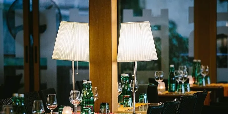 4 * pobyt v historickom centre Prahy s raňajkami aj romantickým menu v reštaurácii pri Karlovom moste