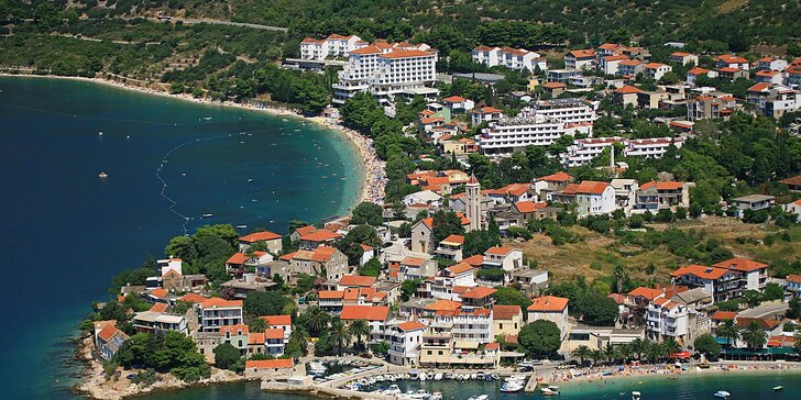 Hotel Laguna** v chorvátskom letovisku Gradac: ubytovanie pri pláži, 700 m od centra mesta