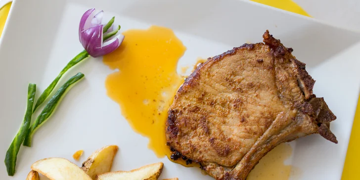 Burger, bravčová kotleta či grilovaný losos s prílohou a nápojom zadarmo!