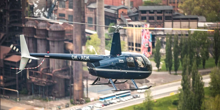 Darujte nebeský zážitok: vyhliadkový let vrtuľníkom Robinson R44
