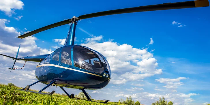 Darujte nebeský zážitok: vyhliadkový let vrtuľníkom Robinson R44