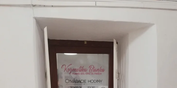 Hĺbkové čistenie pleti, masáže aj úprava obočia a mihalníc