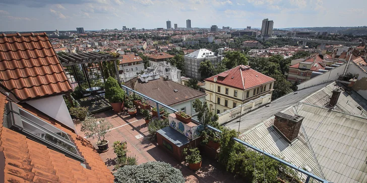 Královské Vinohrady až pre 6 osôb: moderný apartmán s kuchynkou, raňajky a vstup do sauny v cene