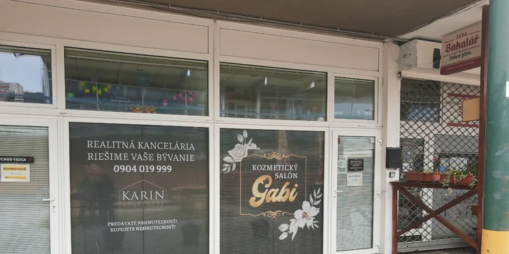 Mikrodermabrázia či hĺbkové čistenie pleti s úpravou obočia