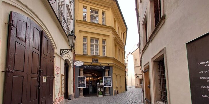 Romantický pobyt v srdci Prahy: elegantný apartmán s raňajkami a večerou