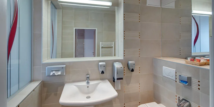 4* hotel v Brne: raňajky, večera a strešné wellness
