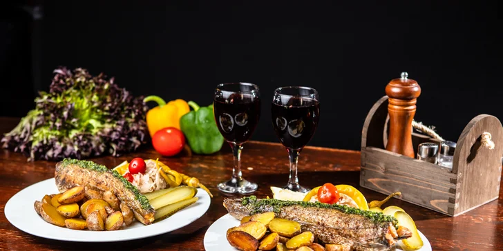 Smažený hejk, 1 kg grilovaných krídel alebo 2,6 kg mega kombo