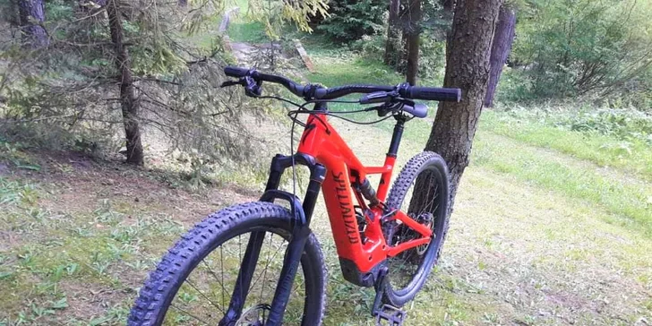Spoznajte východ Slovenska na celoodpruženom e-biku Specialized Levo