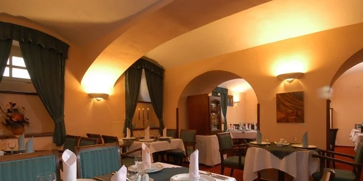 Romantický pobyt v centre Českého Krumlova: elegantné izby a špičková gastronómia