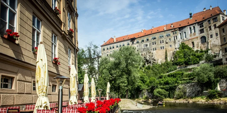 Romantický pobyt v centre Českého Krumlova: elegantné izby a špičková gastronómia