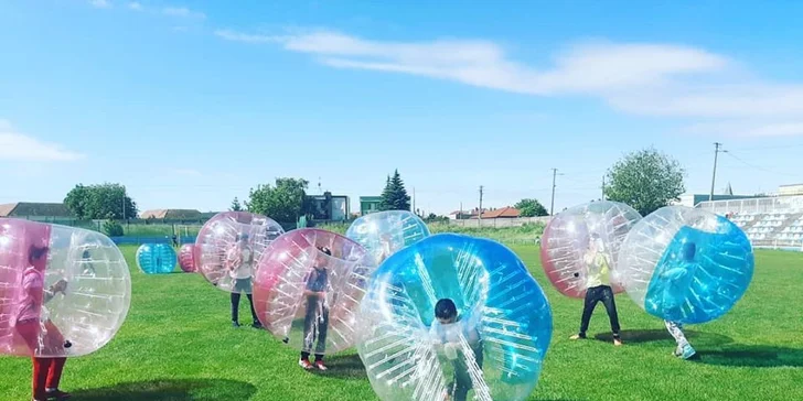 Je čas na poriadnu adrenalínovú zábavu: Zahrajte si bubble futbal!