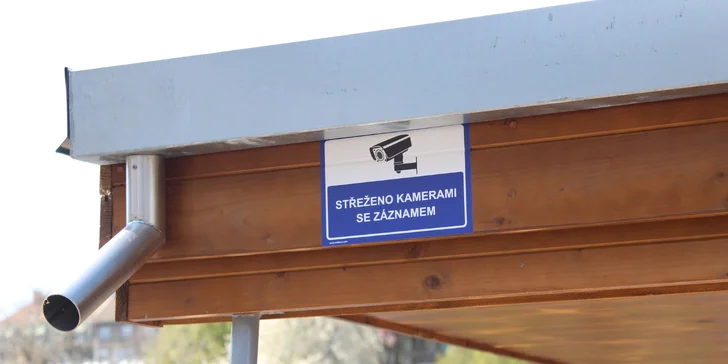 Netradičný pobyt v pražských Holešoviciach: vybavený houseboat až pre 6 osôb