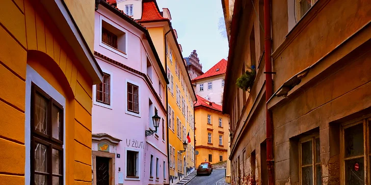 Romantický pobyt v centre Prahy: moderný apartmán so samostatnou spálňou a fľašou vína