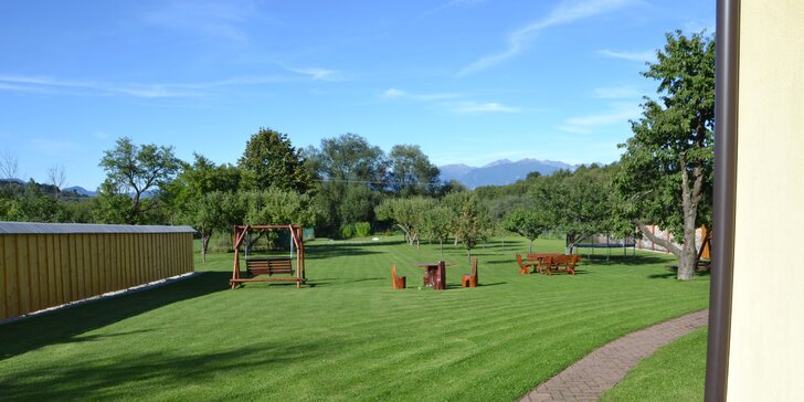 Dovolenka v Demänovskej doline pre rodiny s deťmi v Skipensione Jasná s veľkou záhradou